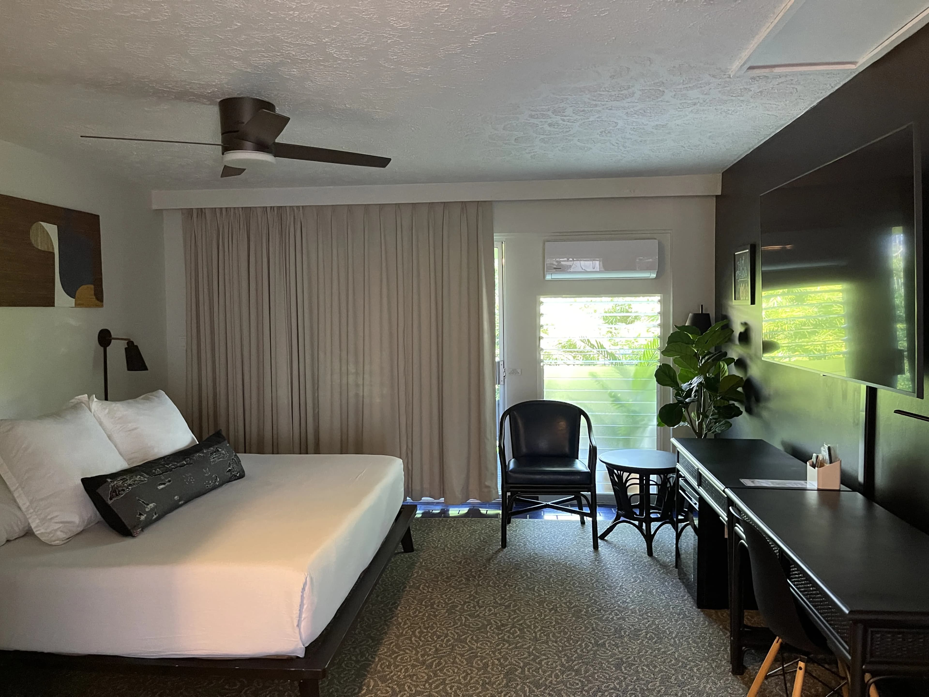 Hotel & Hospitality